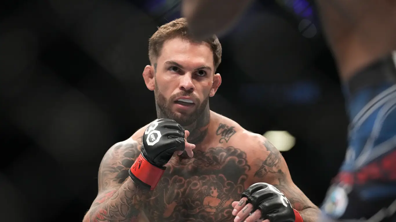 Бой гарбрандт. Cody Garbrandt. ЭФС Коди гарьрандт. Марио Баутиста боец.