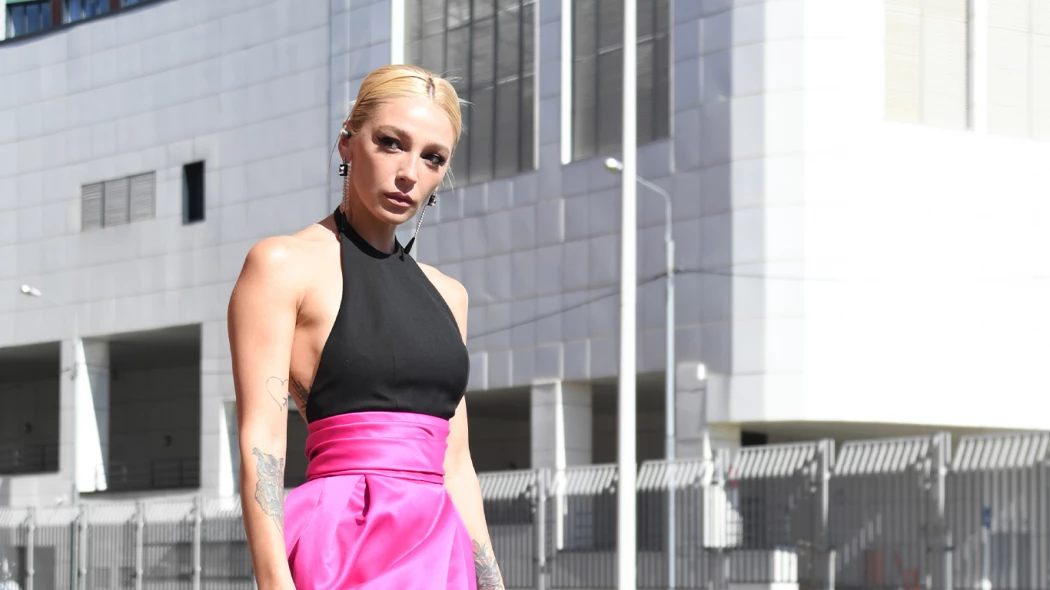 ивлеева анастасия 2022. ивлеева каре. неприличная фотосессия на фоне храма. настя ивлеева слив. ивлеева на фоне кремля фото.