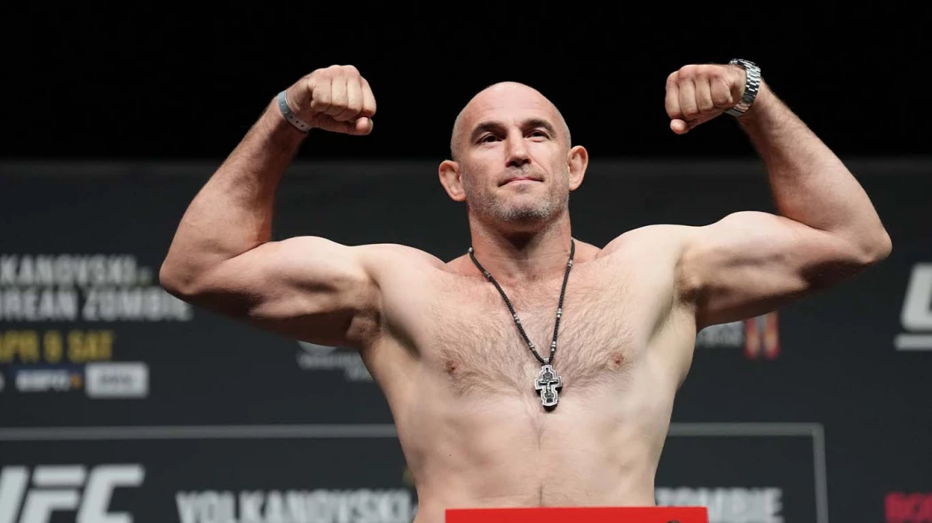 Олейник последний. Боец. Олейник ufc. Олейник чемпион ufc. Кристофер даукаус боец.